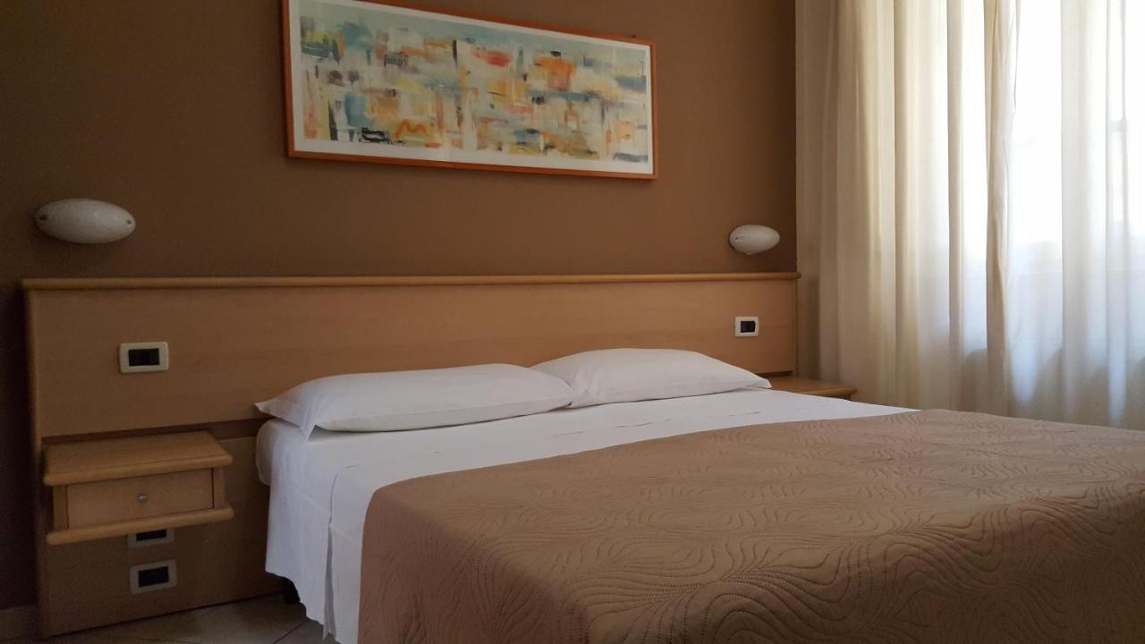Hotel Astor Pisa Esterno foto